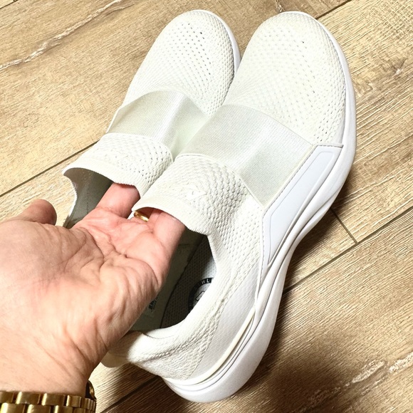 APL techloom bliss in size US women’s 7 worn once - Picture 2 of 5